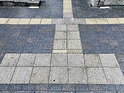 点字ブロック
