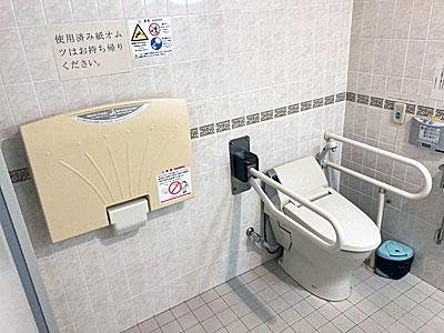 多目的トイレ+おむつ交換台